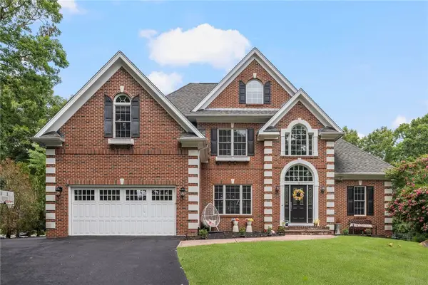 15 Sophia Circle, North Kingstown, RI 02852