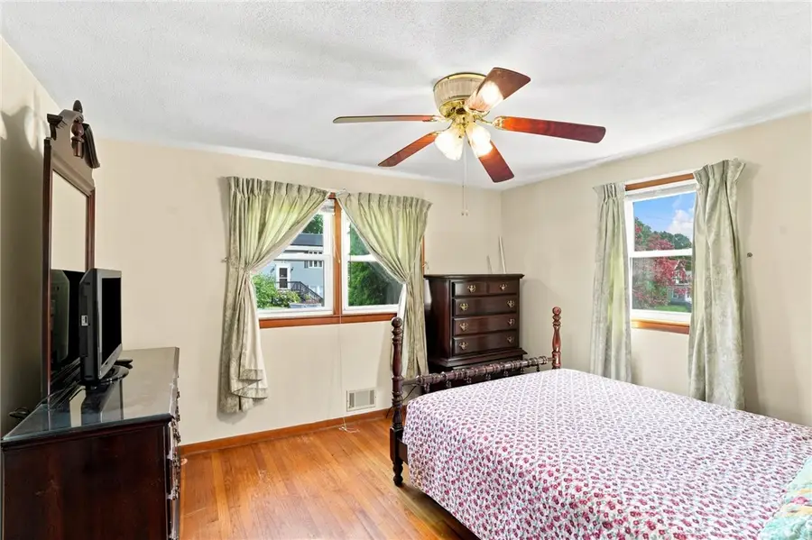 86 Pender Avenue, Warwick, RI 02889 - #2