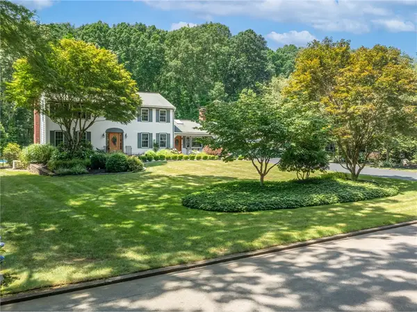 34 Gilbert Stuart Drive, Warwick, RI 02818