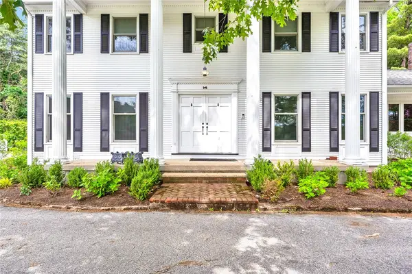 14 Reservoir Avenue, Johnston, RI 02919