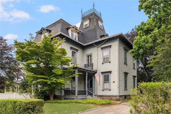 36 Ayrault Street, Newport, RI 02840