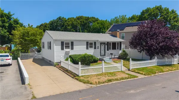 15 Chandler Avenue, Pawtucket, RI 02860