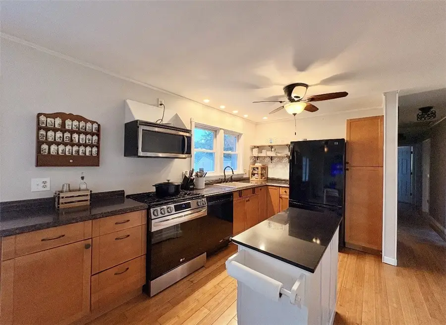262 Pequot Avenue, Warwick, RI 02889 - #3