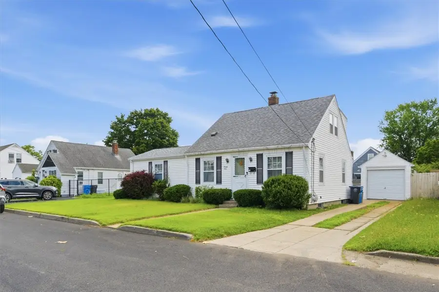 94 Westcott Avenue, Cranston, RI 02910 - #3