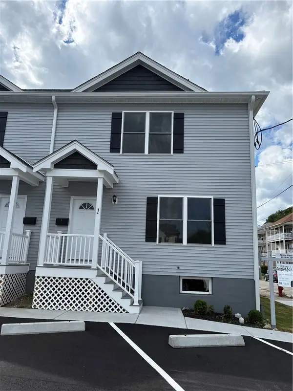 184 Avenue C #E1, Woonsocket, RI 02895