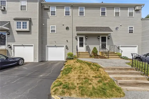 565 Quaker Lane #76, West Warwick, RI 02893