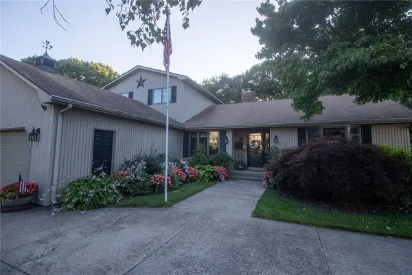 122 Elton Circle, Cranston, RI 02921