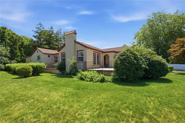 247 West Main Road, Middletown, RI 02842