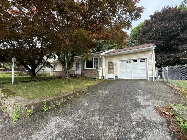 28 Arthur Street, West Warwick, RI 02893