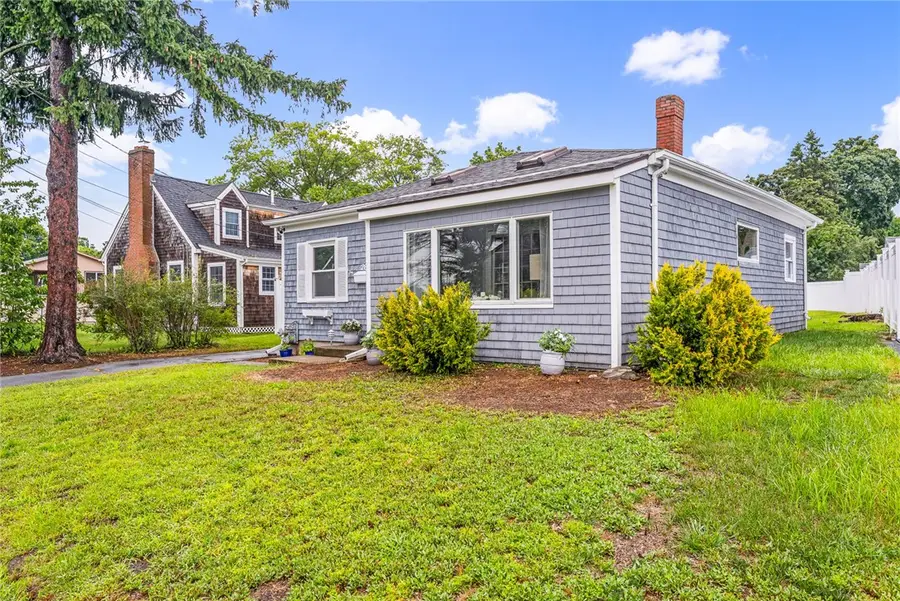 26 Bowden Avenue, Barrington, RI 02806 - #2