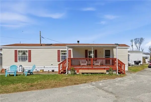 27 Woodward Road, Lincoln, RI 02865