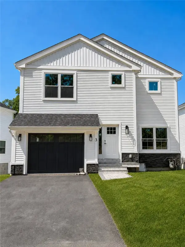 3 Stoneridge Road, Smithfield, RI 02917
