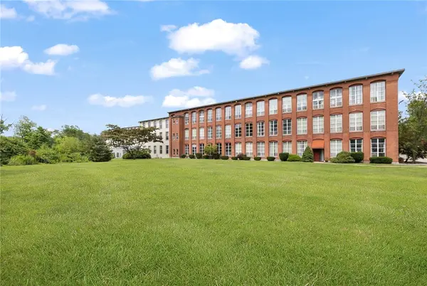 494 Woonasquatucket Avenue #206, North Providence, RI 02911