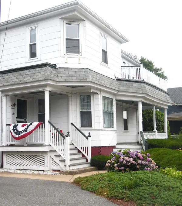 319 Main Street, Warren, RI 02885