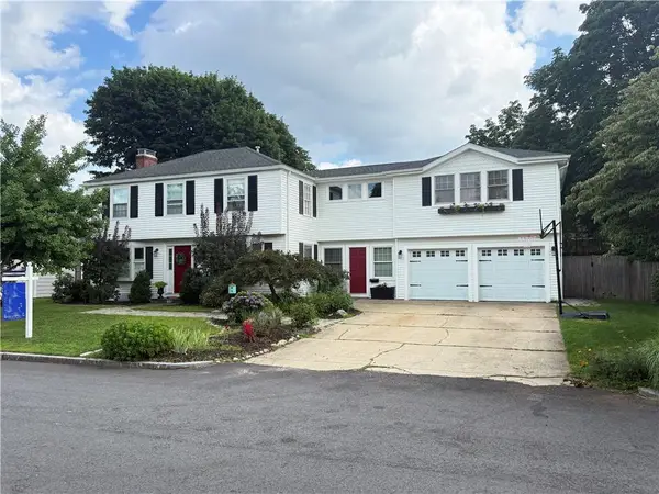 11 Beech Tree Road, East Providence, RI 02916