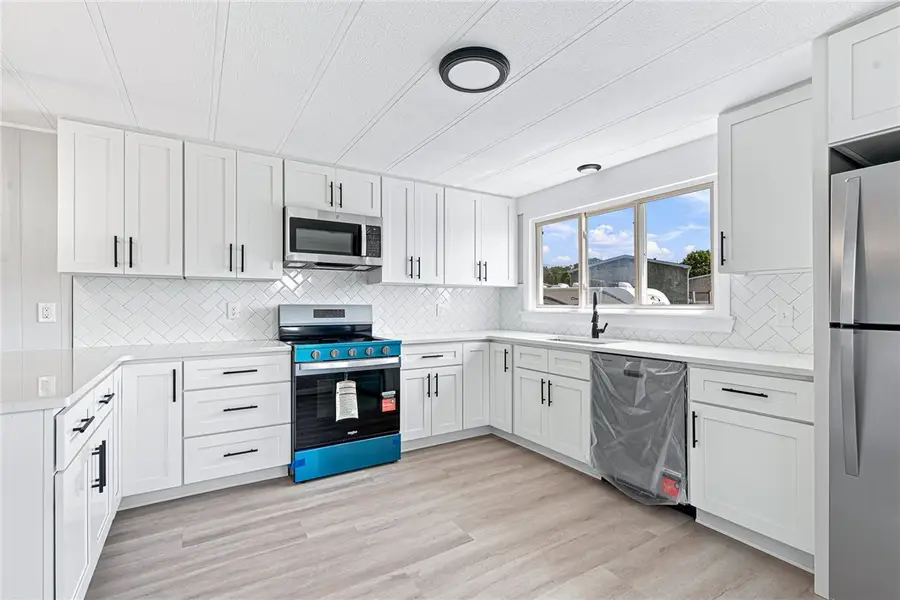 21 Cathy Circle, Portsmouth, RI 02871 - #2