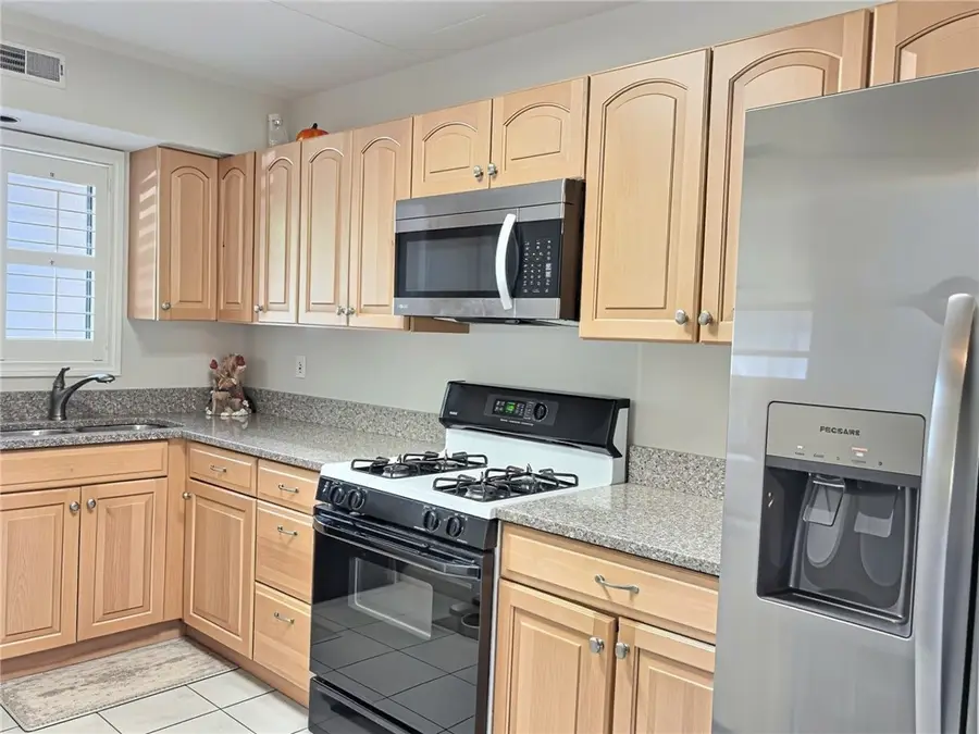 650 East Greenwich Avenue #7109, West Warwick, RI 02893 - #2