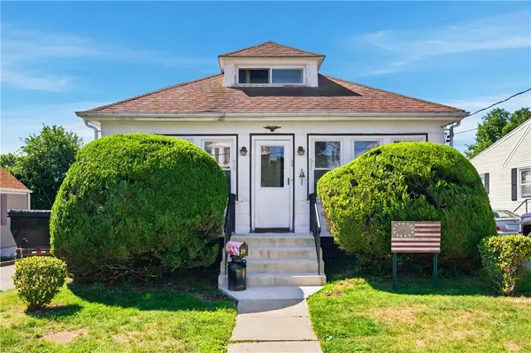 29 E Earle Street, Cumberland, RI 02864
