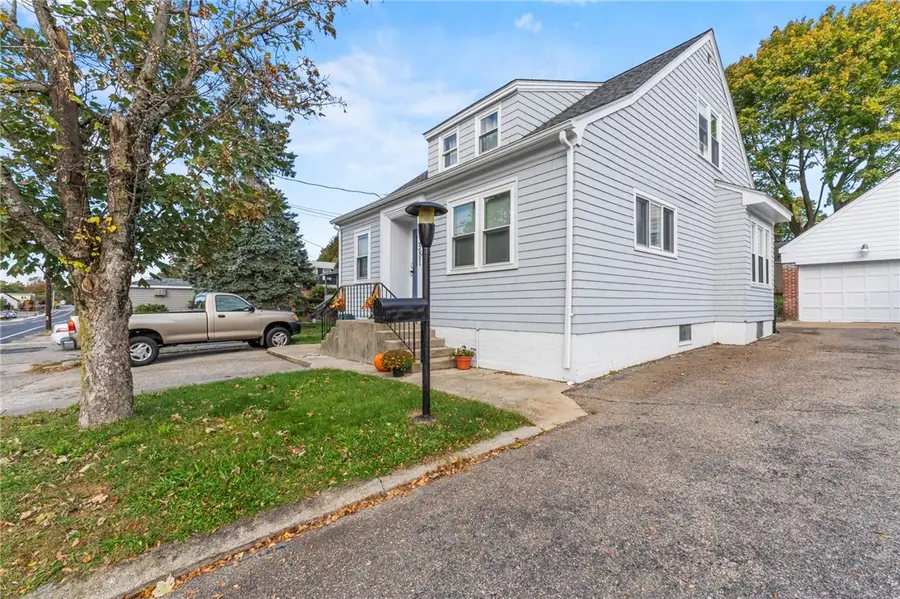 379 Maple Avenue, Barrington, RI 02806 - #2