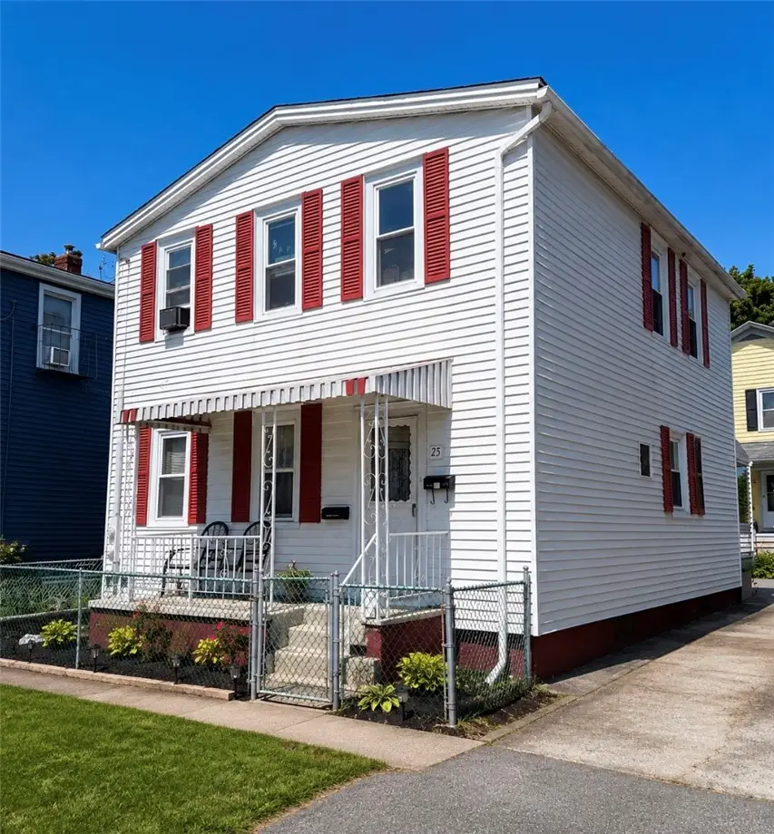 25 Richmond Street, Bristol, RI 02809 - #1