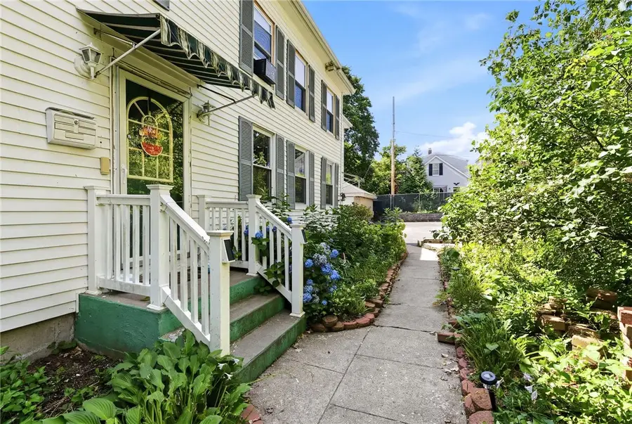 39 Pike Street, West Warwick, RI 02893 - #2