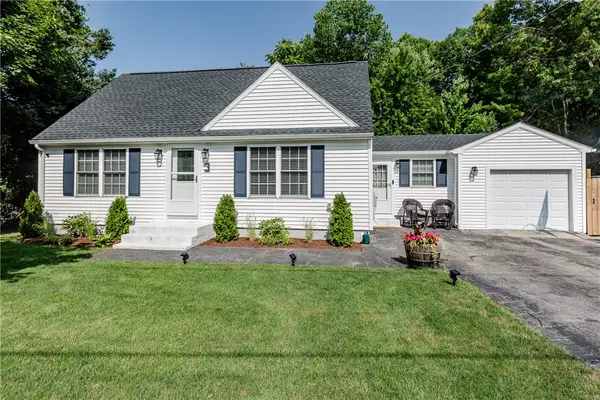 3 Sutton Street, Smithfield, RI 02828