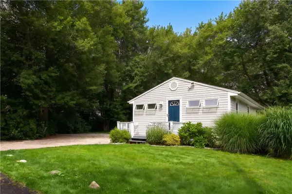 8 Presque Isle Trail, Narragansett, RI 02882