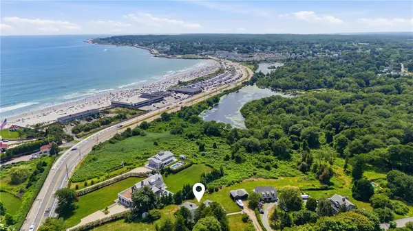 14 Wood Avenue, Narragansett, RI 02882