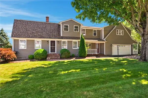 11 Hayfield Lane, Cumberland, RI 02864