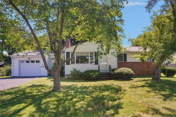 74 Ticonderoga Drive, Warwick, RI 02889