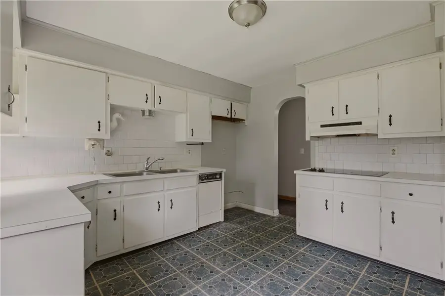 1639 Bulgarmarsh Road, Tiverton, RI 02878 - #2