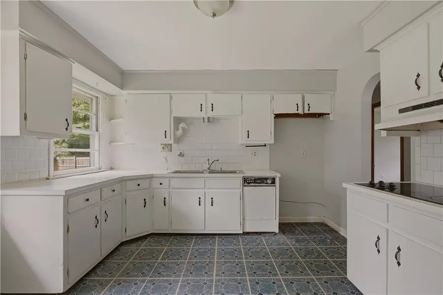 1639 Bulgarmarsh Road, Tiverton, RI 02878 - #3
