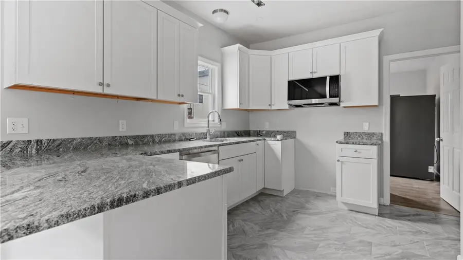 31 Greenville Avenue, Johnston, RI 02919 - #3
