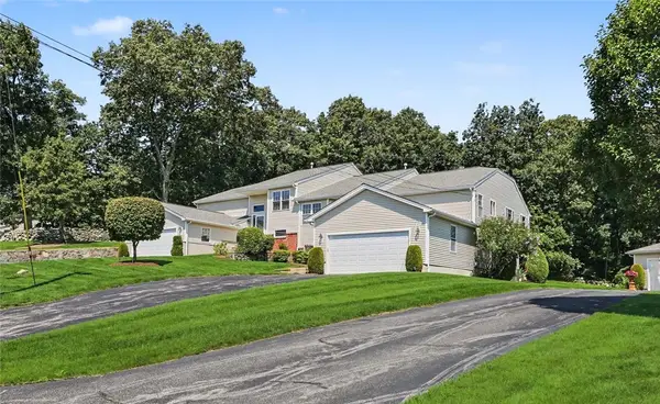 29 Hunters Run, North Providence, RI 02904