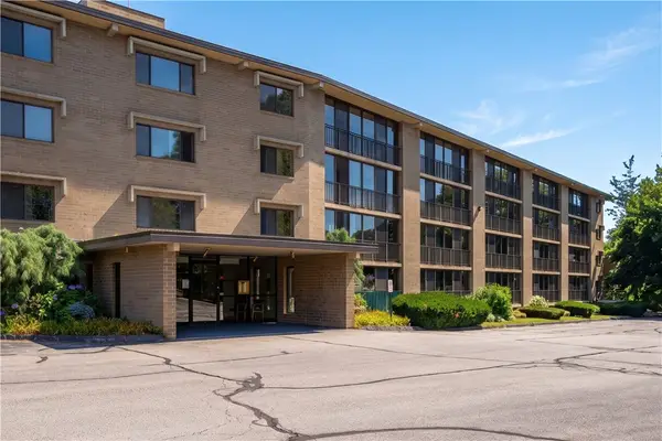 650 East Greenwich Avenue #5-405, West Warwick, RI 02893