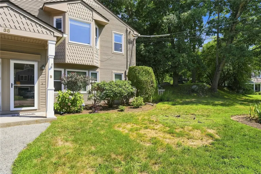 38 Stone Trail #B, North Providence, RI 02904 - #2