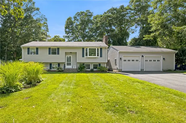19 Sawdy Pond Avenue, Tiverton, RI 02878