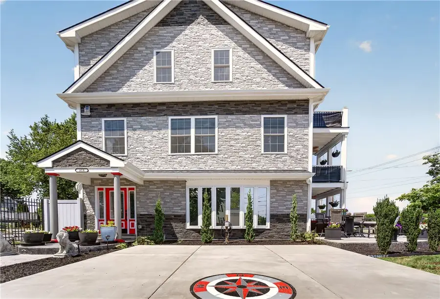 318 Farmington Avenue, Cranston, RI 02920 - #2