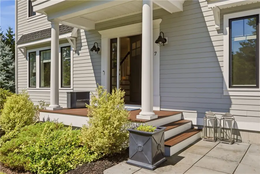 7 Blount Circle, Barrington, RI 02806 - #2