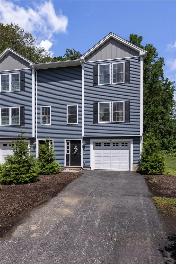 39 Stone Bridge Drive, South Kingstown, RI 02879 - #3