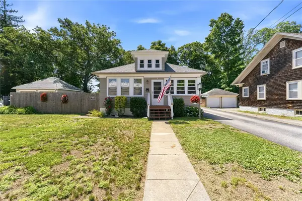 4 Oak Street, West Warwick, RI 02893
