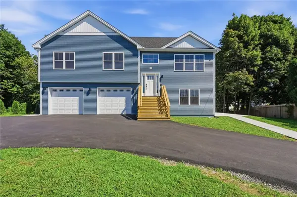 8 Fairgreen Drive, West Warwick, RI 02893