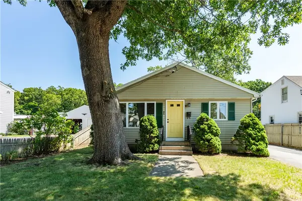 45 Brookdale Boulevard, Pawtucket, RI 02861