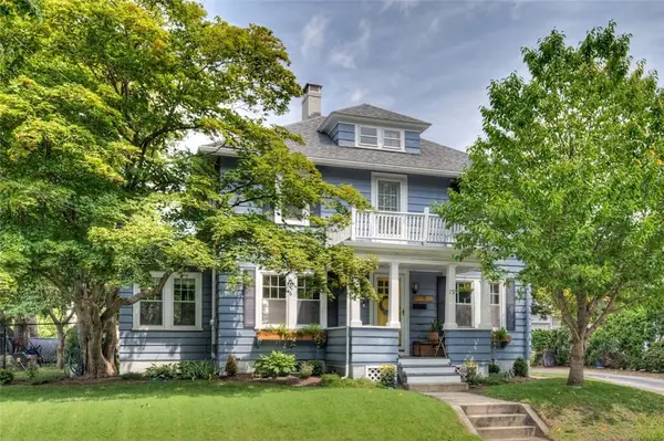 79 Hawthorne Avenue, Cranston, RI 02910
