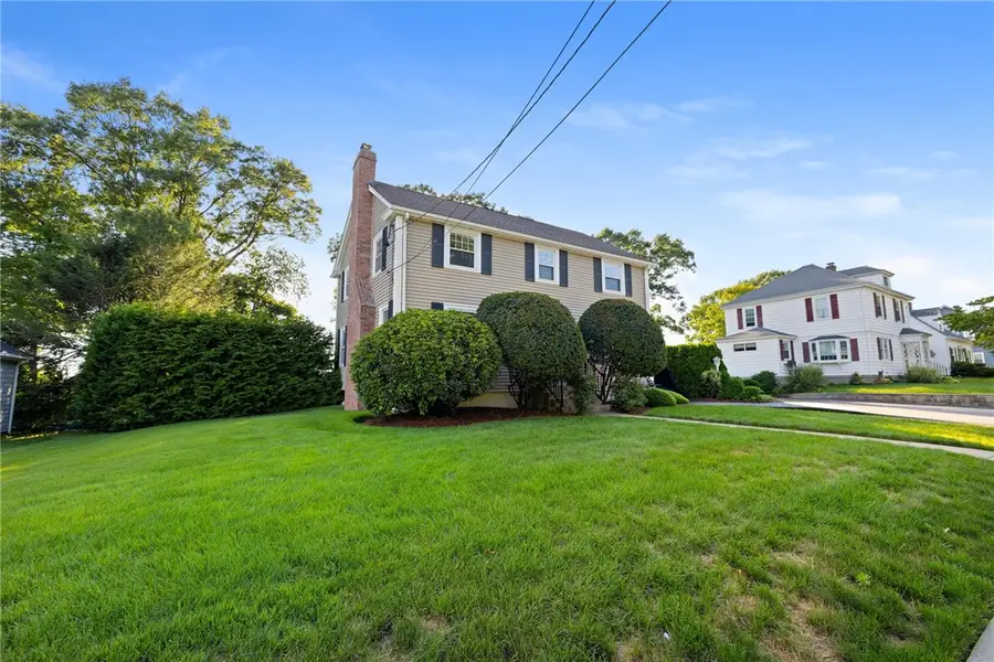 698 High Street, Cumberland, RI 02864 - #3
