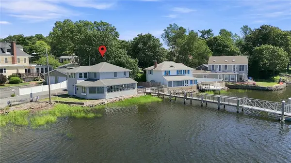 32 King Philip Avenue, Barrington, RI 02806