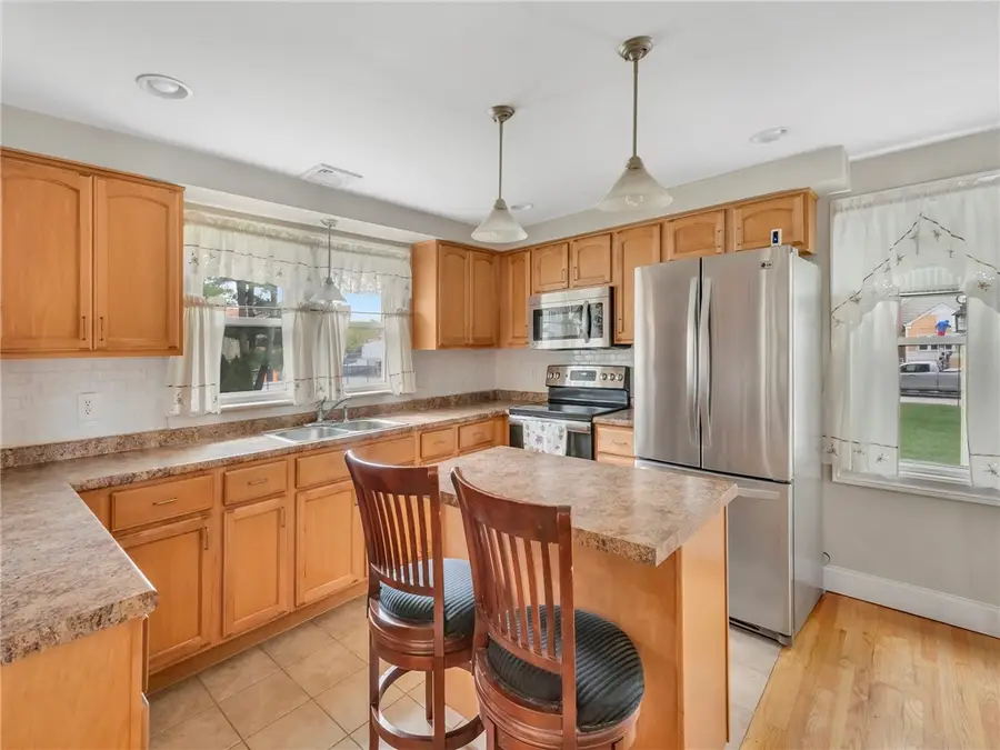 78 Crossland Road, West Warwick, RI 02893 - #3