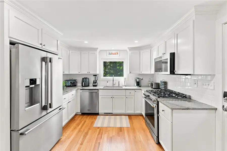 172 Bayview Avenue, Bristol, RI 02809 - #3