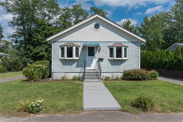 10 Elmhurst Street, Warwick, RI 02889
