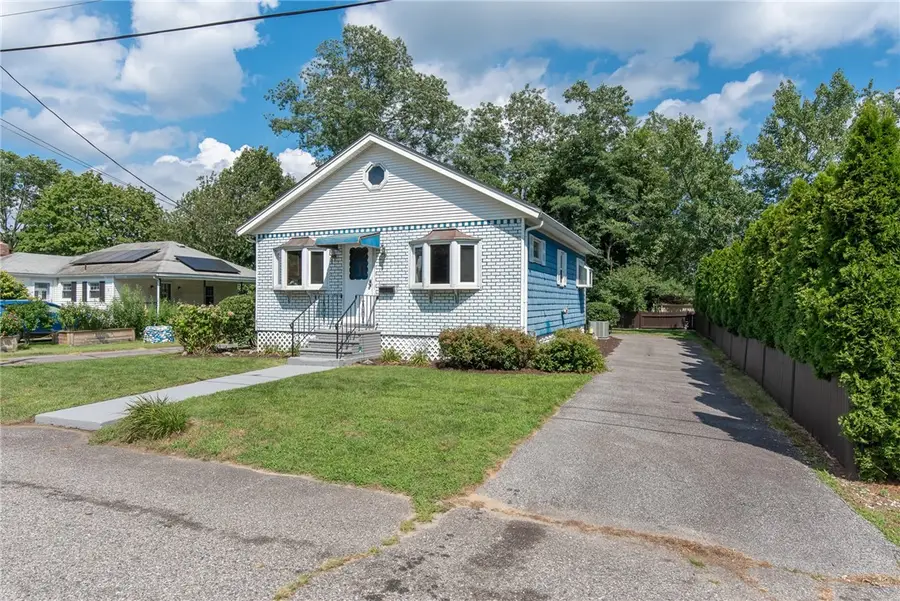 10 Elmhurst Street, Warwick, RI 02889 - #3